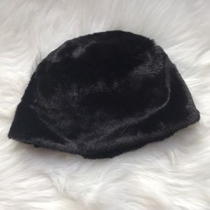 NEW Ivanka Trump Faux Fur Hat in Black